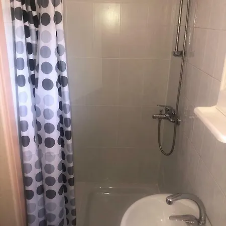 Chrystal Studio Apartment