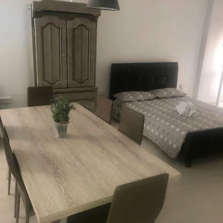 Chrystal Studio * Paralimni